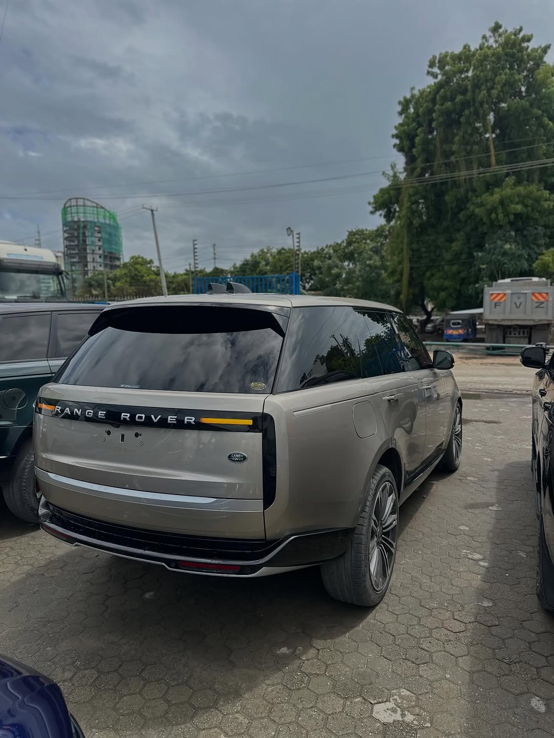 
								Range Rover Autobiography D300 full									