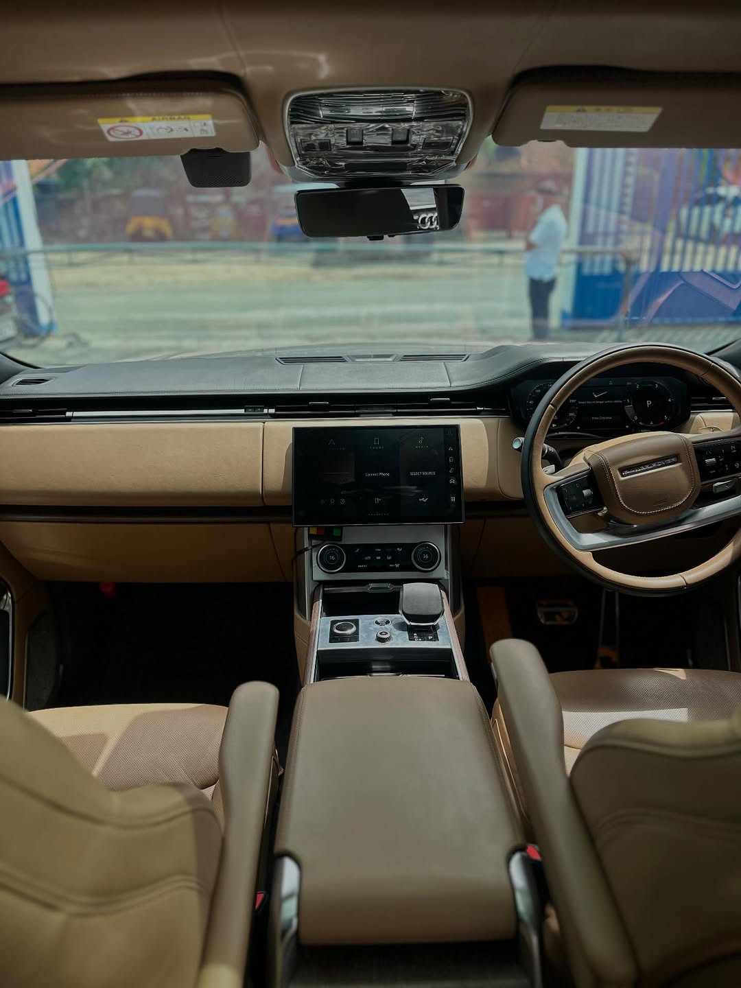 
								Range Rover Autobiography D300 full									