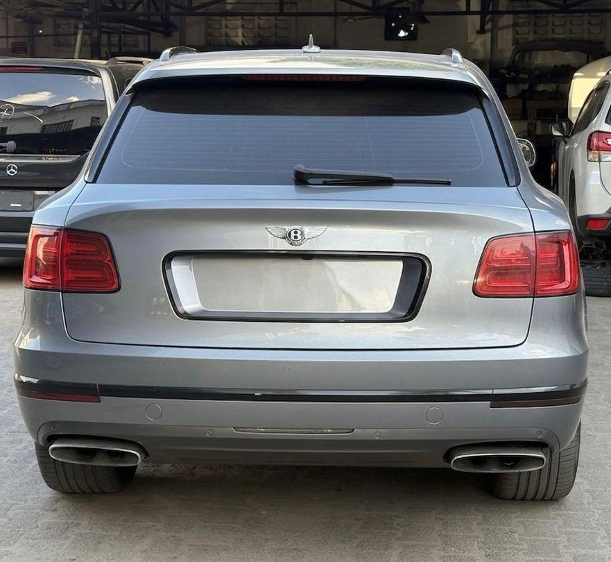
								BENTLEY BENTAYGA W12 full									