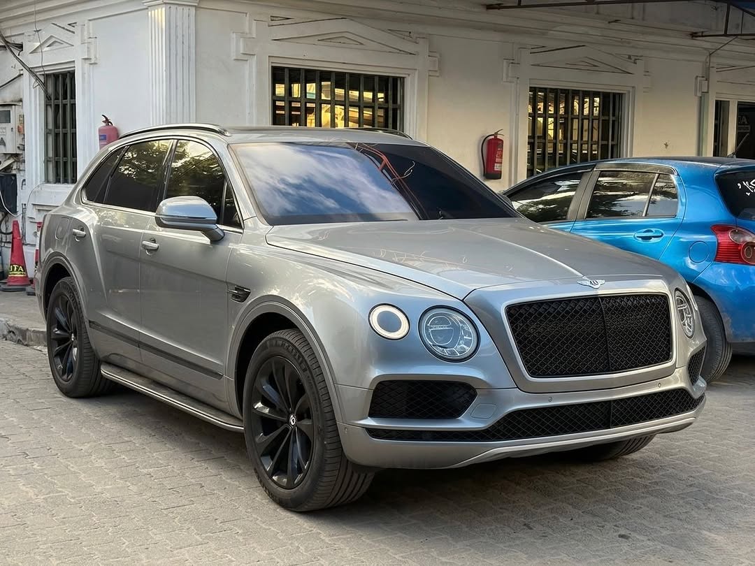 
								BENTLEY BENTAYGA W12 full									