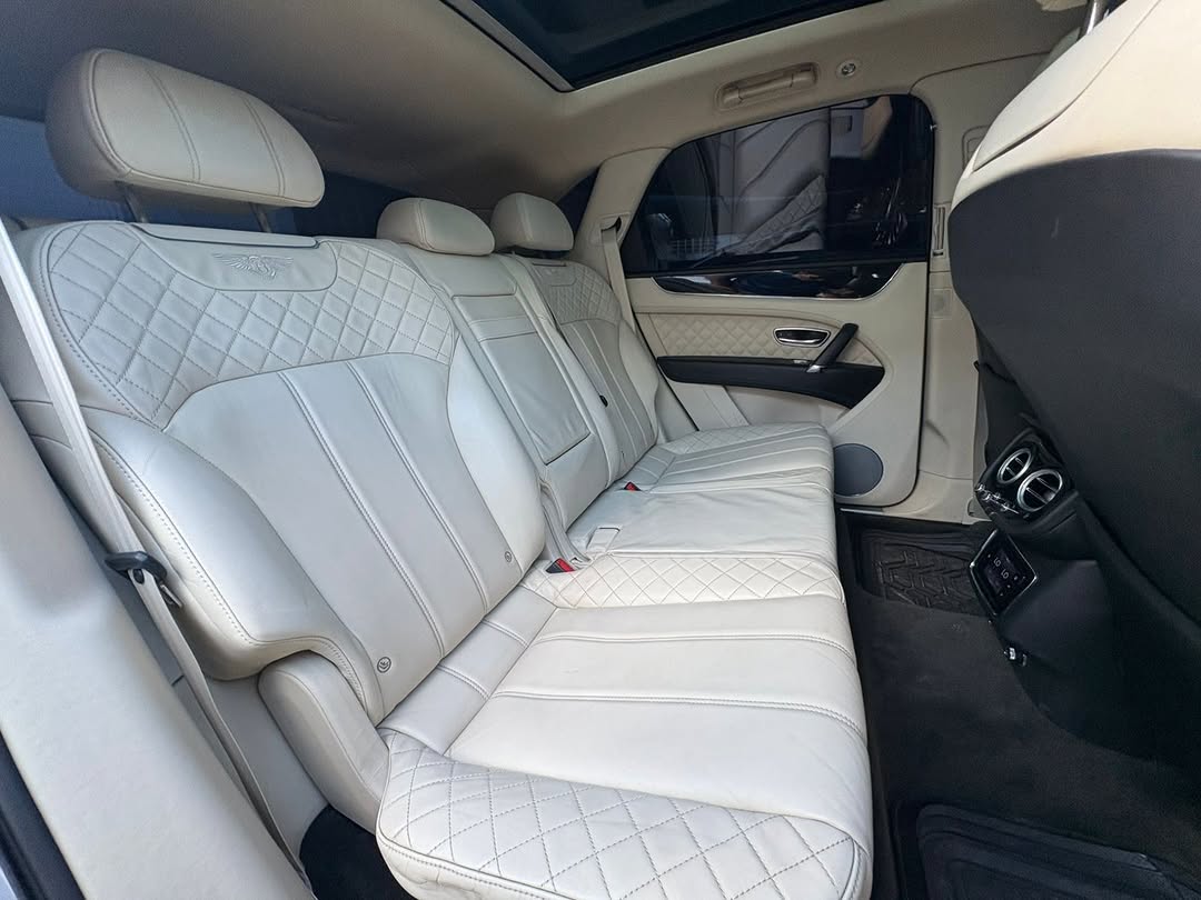 
								BENTLEY BENTAYGA W12 full									