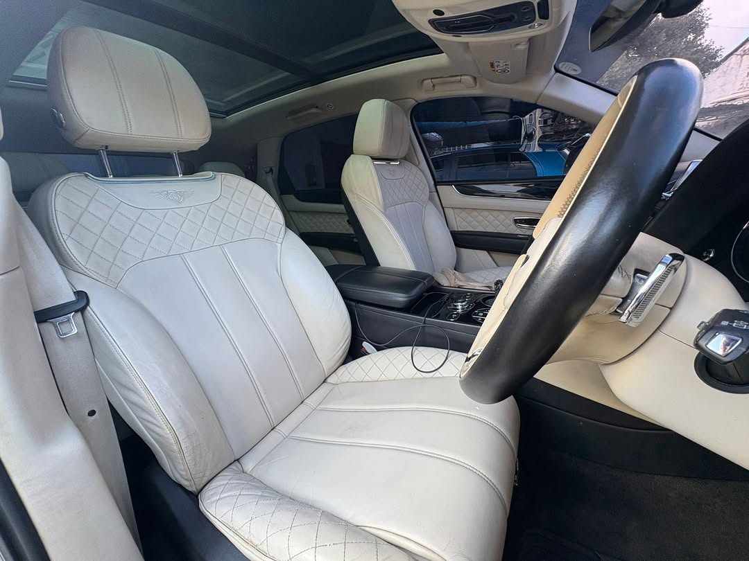 
								BENTLEY BENTAYGA W12 full									