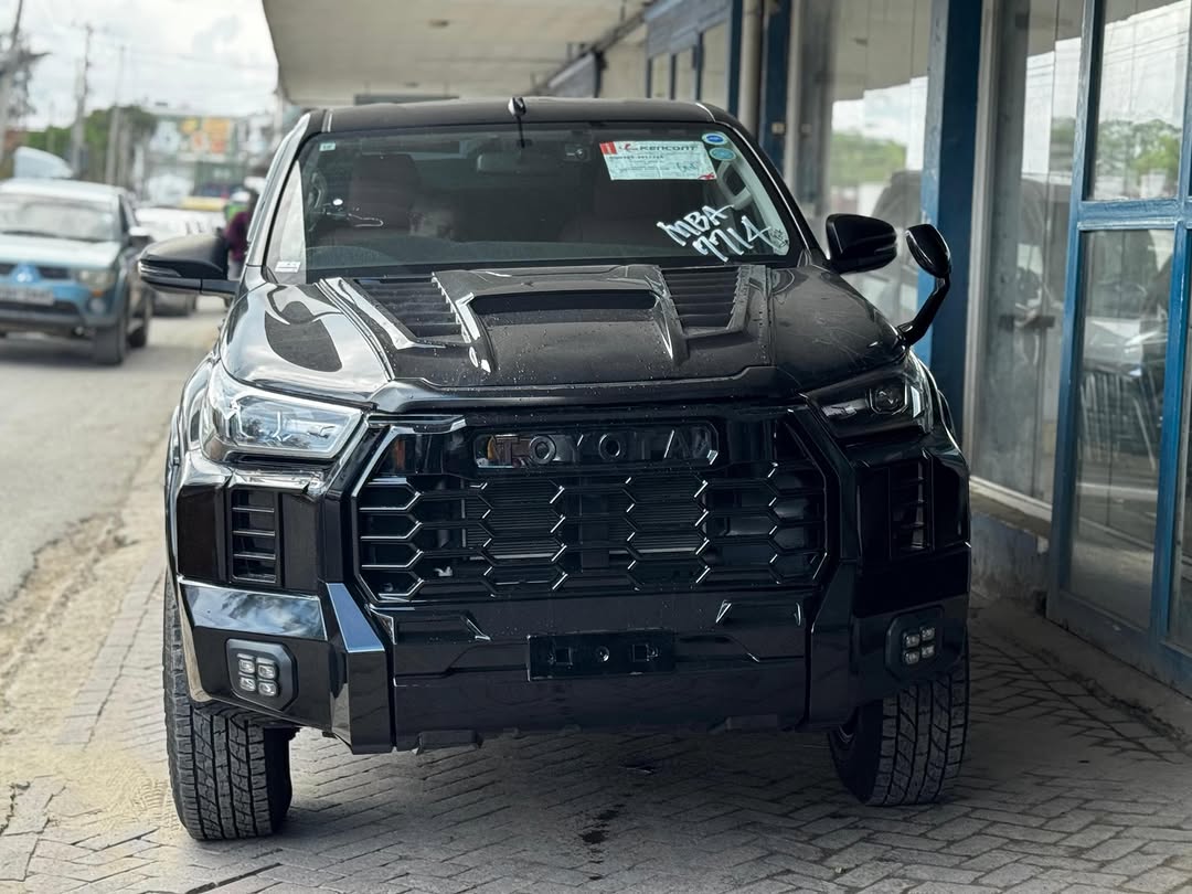 
								TOYOTA DOUBLE CAB full									