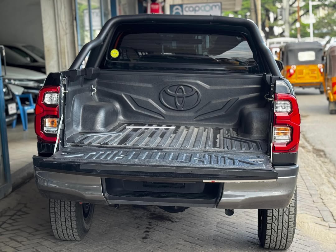 
								TOYOTA DOUBLE CAB full									