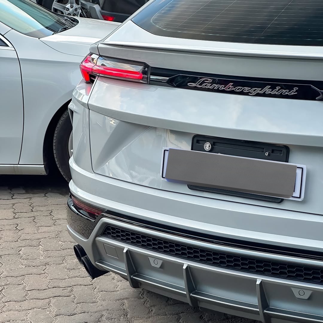 
								Lamborghini Urus VIP Edition full									