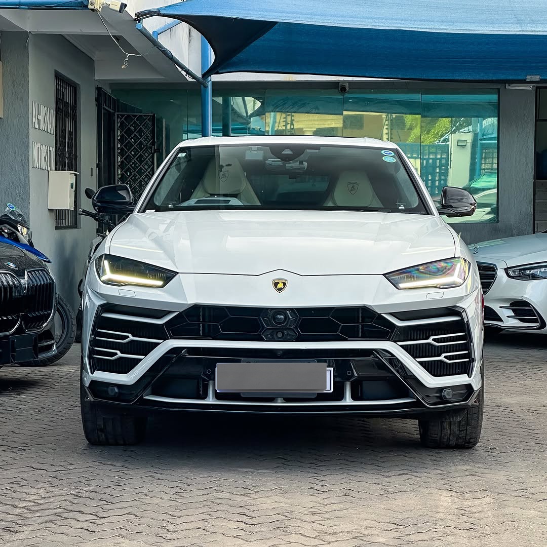 
								Lamborghini Urus VIP Edition full									