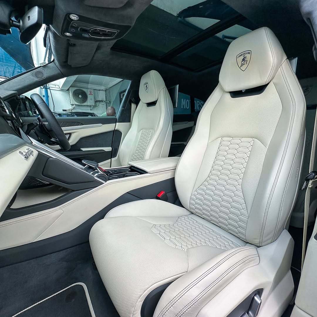 
								Lamborghini Urus VIP Edition full									