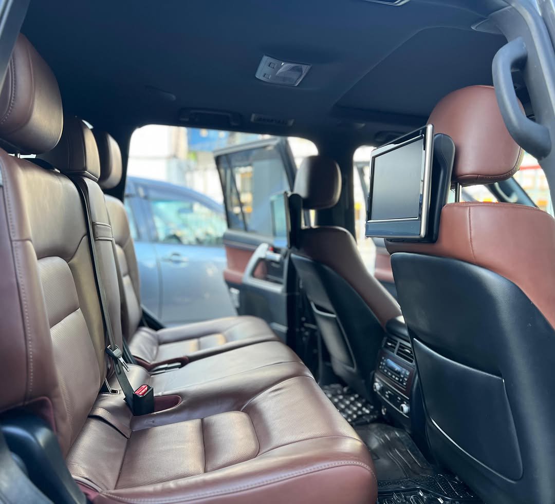 
								TOYOTA LAND CRUISER, LC200 Series ZX full									