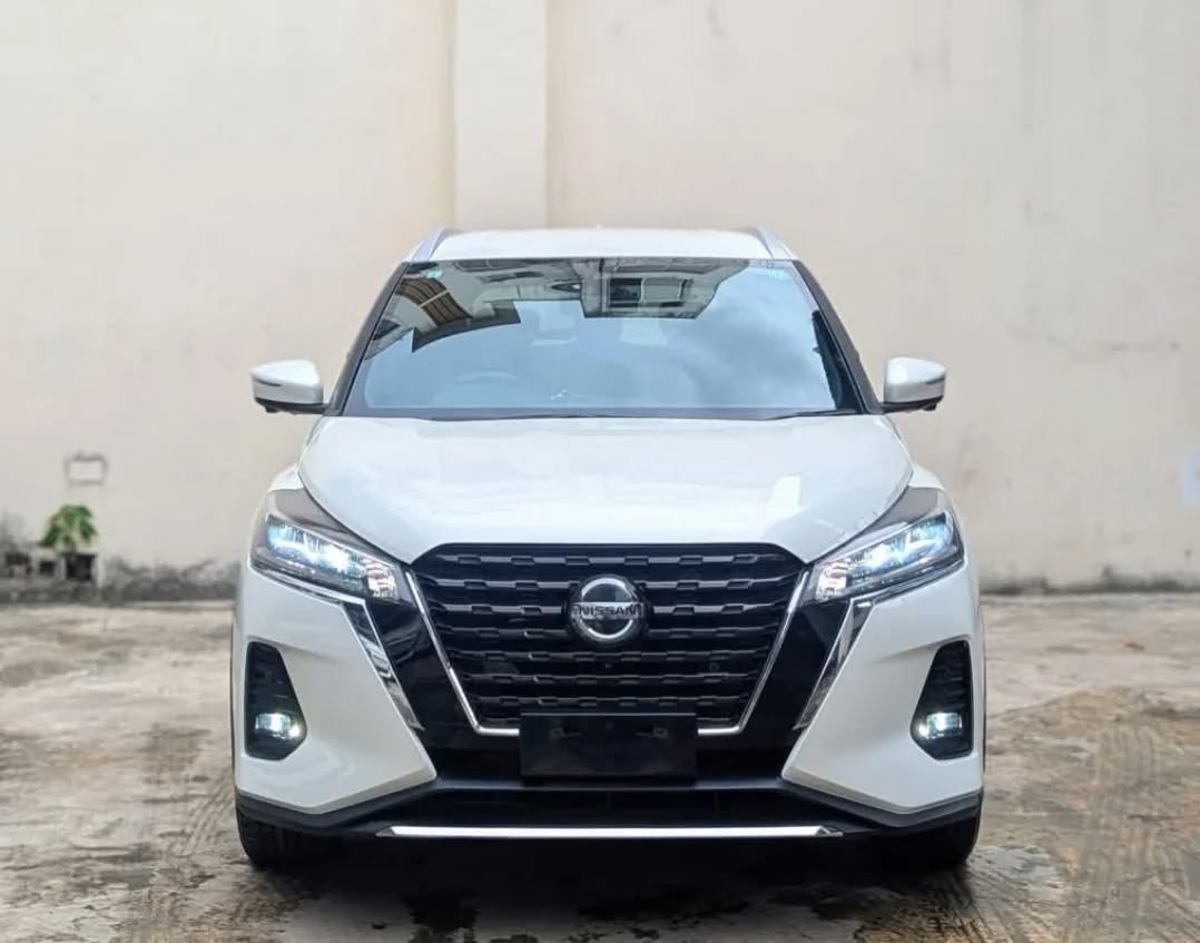 
								NISSAN KICKS full									