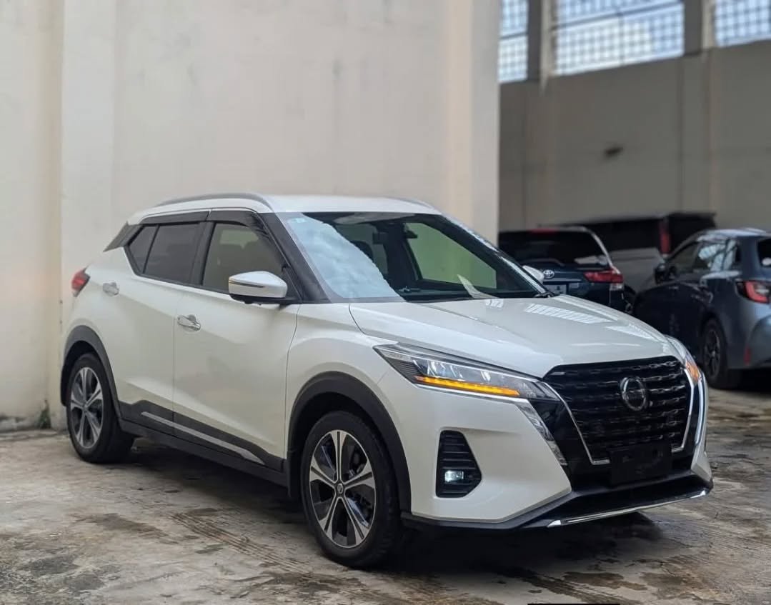 
								NISSAN KICKS full									