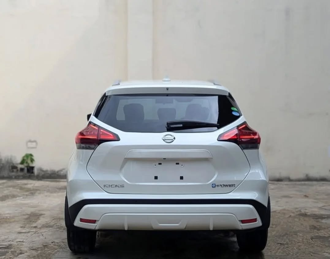 
								NISSAN KICKS full									
