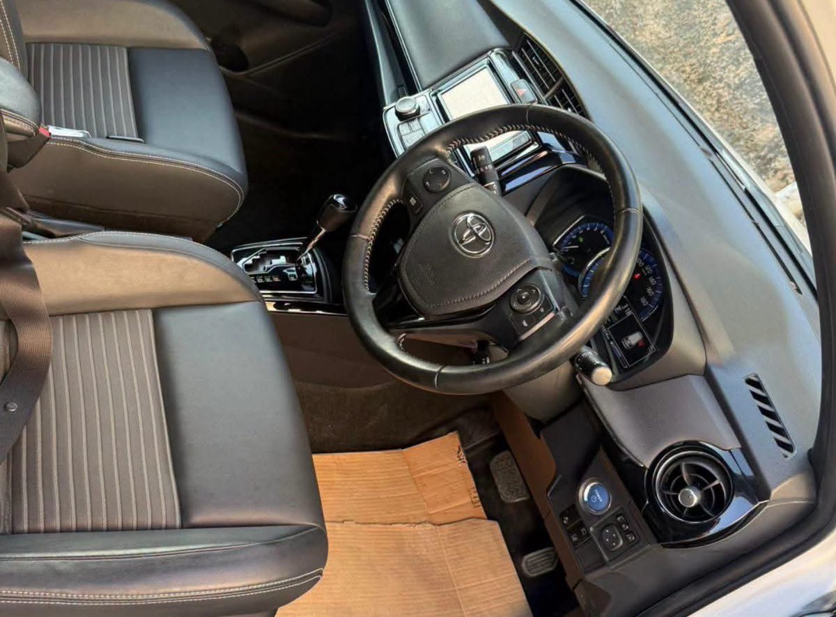
								2019 Toyota Fielder WXB Hybrid full									